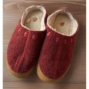 Acorn Womens Faux Fur Lined Slippers Red Wool Felt‎ Upper Rubber Sole Size 6